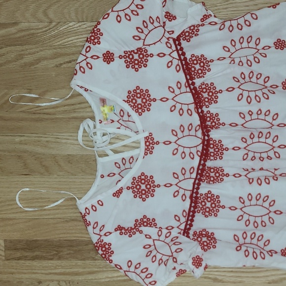 Embroidered top - Picture 2 of 6